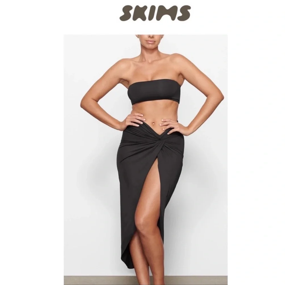 NWT SKIMS Swim Bandeau Swimsuit Bikini Top Sz 3X Onyx